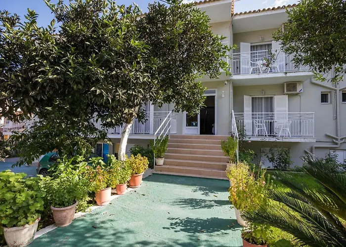 Bella 2* Μπενίτσες