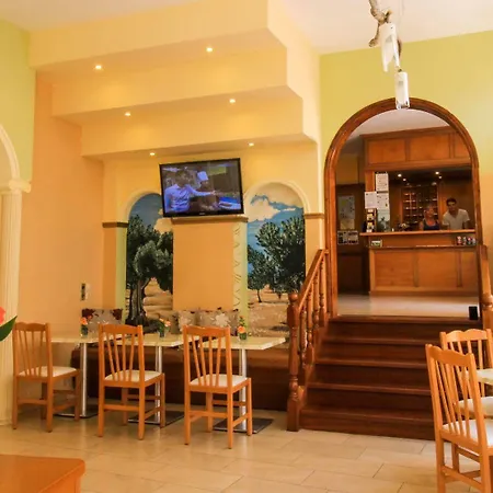 Apartahotel Bella 2*