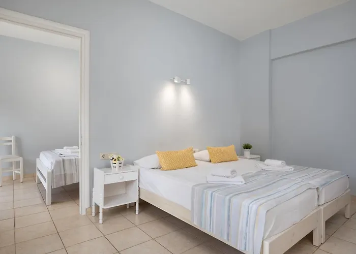 מלון דירות Bella 2*