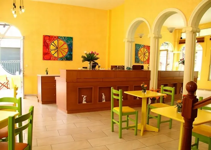 Bella Lägenhetshotell Benitses (Corfu)