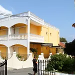 Bella Apartahotel 2*