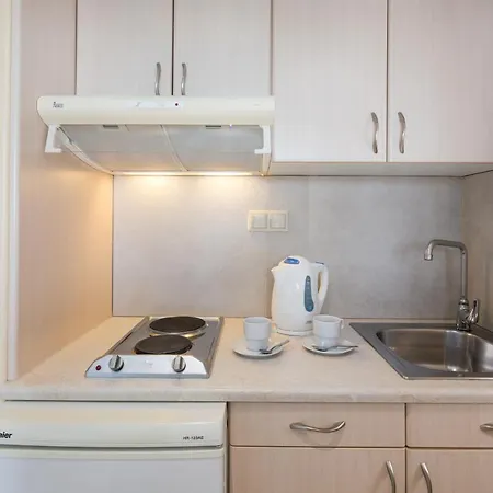 Bella Hotel apartamentowy Benitses (Corfu)