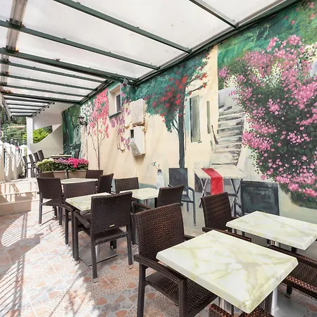 Aparthotel Bella