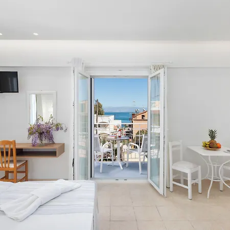 Bella Hotel apartamentowy Benitses (Corfu)